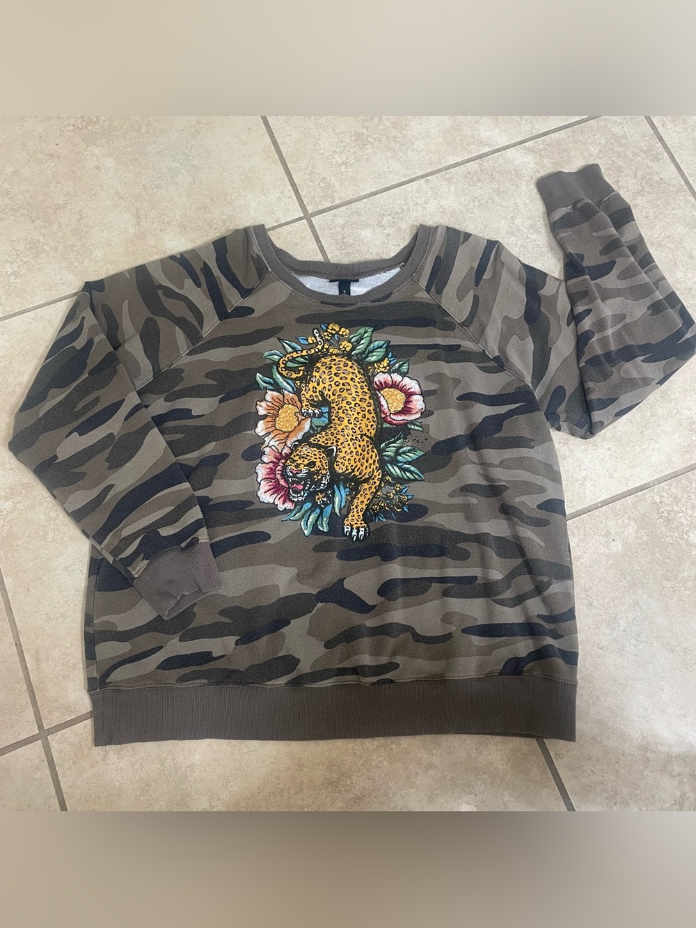 torrid Olive Green Camo Sweatshirt with Yellow Leopard 🐆